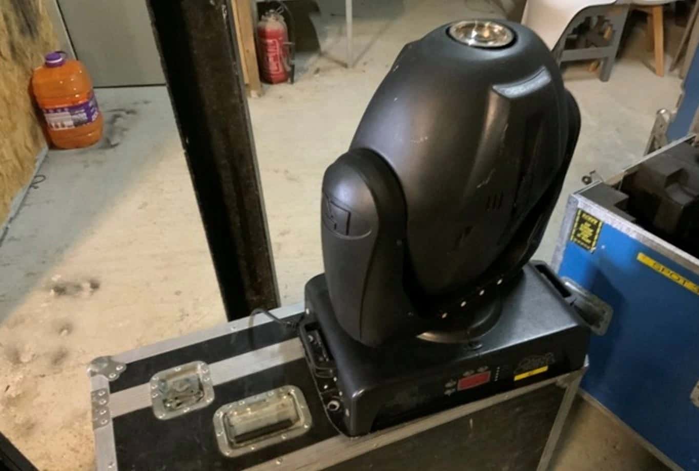 8 projecteurs MAC 550 MARTIN