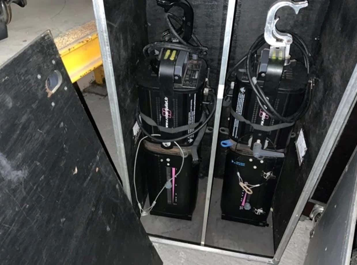 4 projecteurs ROBERTJULIA 614 SX
