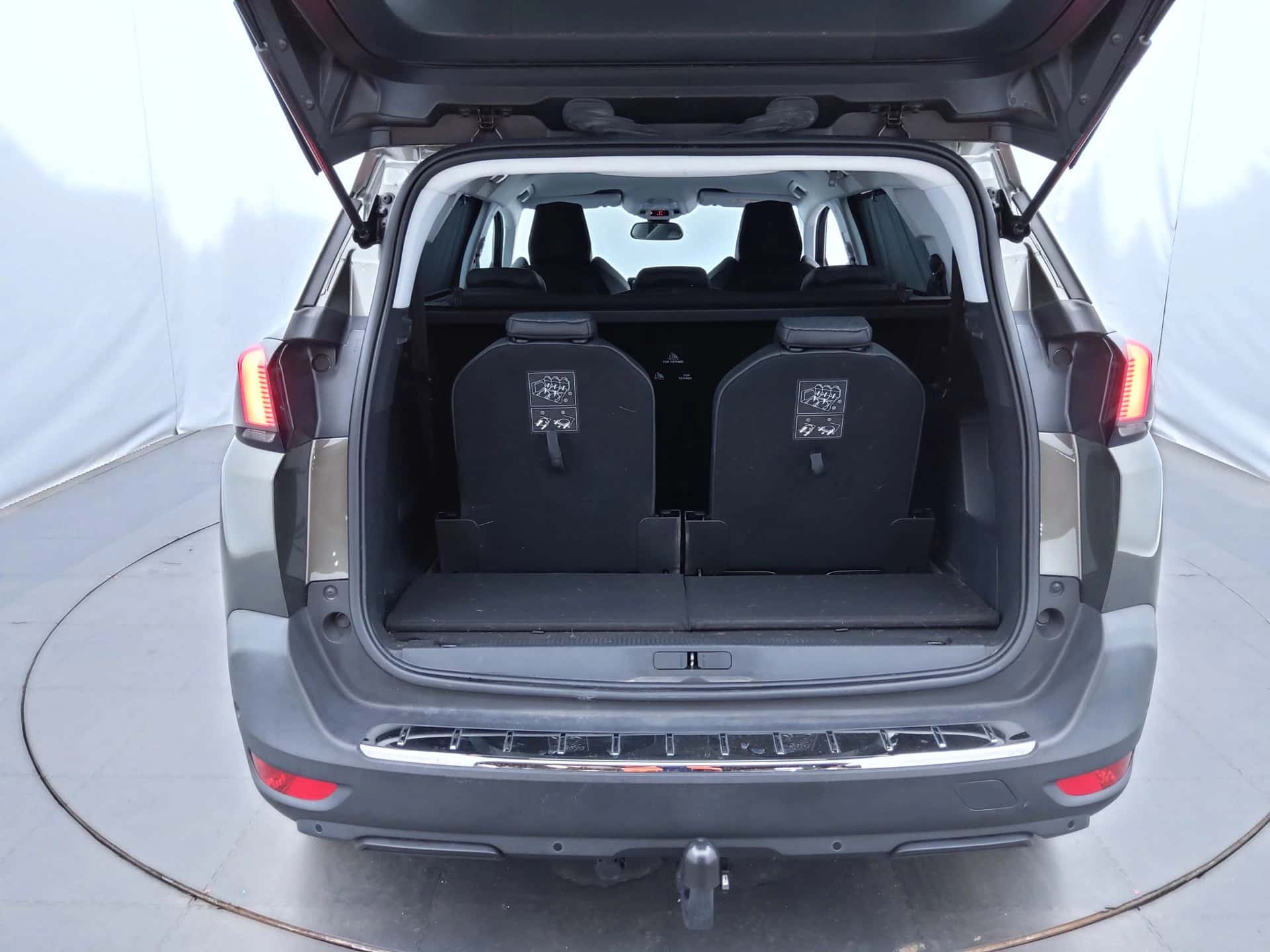 5008 1.2 PureTech 130ch S&S BVM6 Allure, PEUGEOT · 2017 · 40 635 km · Essence à Bassens — photo 1