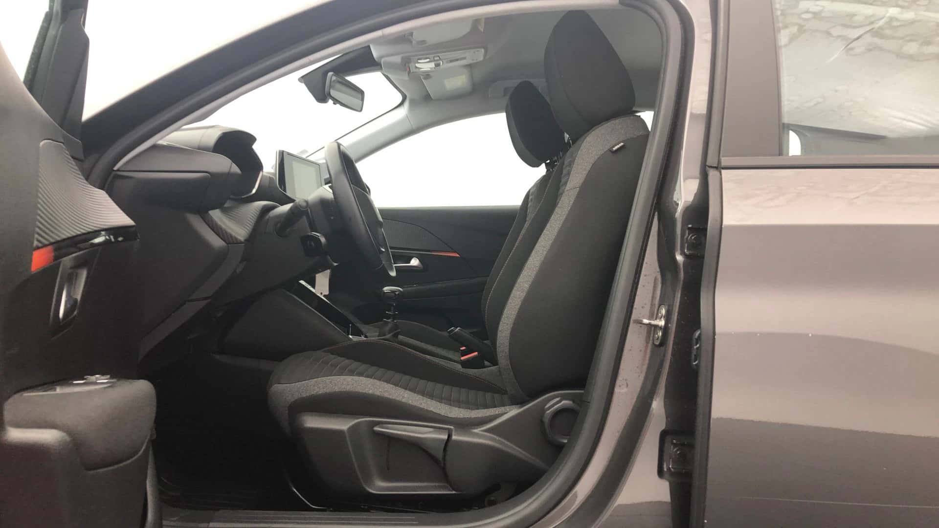 208 PureTech 100 S&S BVM6, PEUGEOT · 2020 · 42 731 km · Essence à Miramas — photo 1