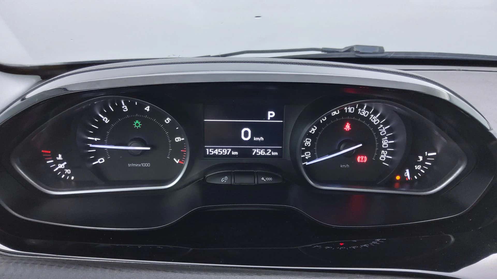 208 1.2 PureTech 110ch S&S EAT6 Allure, PEUGEOT · 2017 · 154597 km · Essence à Caudan — photo 1