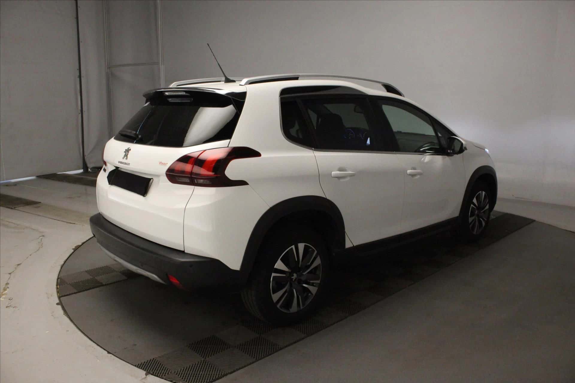 2008 PureTech 110ch S&S EAT6 Allure, PEUGEOT · 2019 · 30316 km · Essence à Caudan — photo 1
