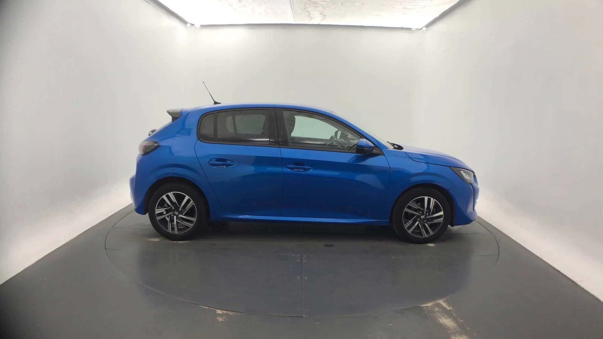 208 PureTech 100 S&S EAT8, PEUGEOT · 2021 · 99 139 km · Essence à Miramas — photo 1