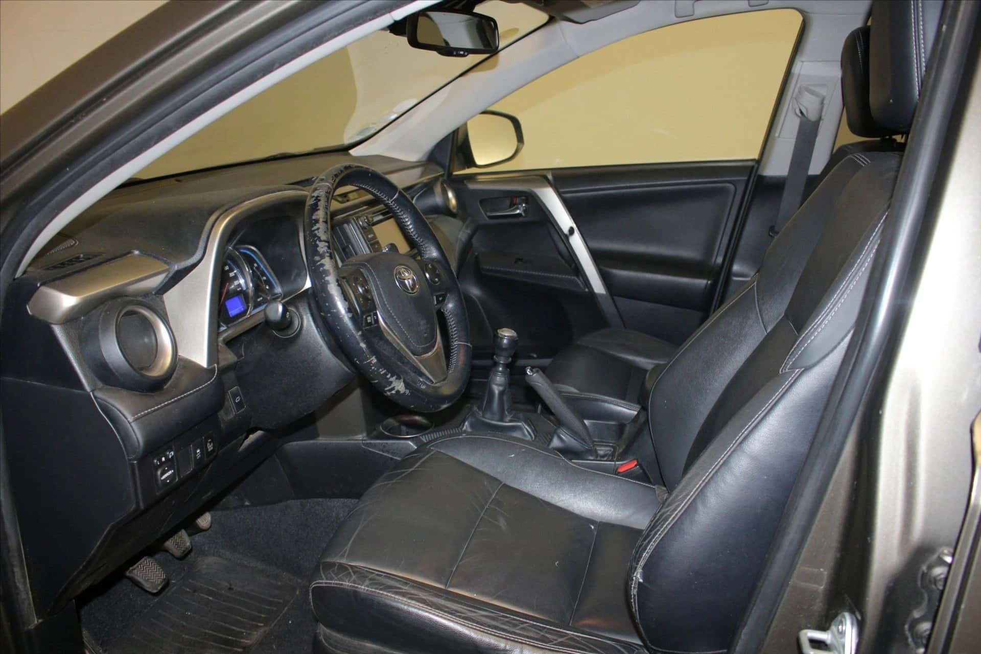 RAV4 124 D-4D 2WD, TOYOTA · 2013 · 189 600 km · Diesel à Caudan — photo 1