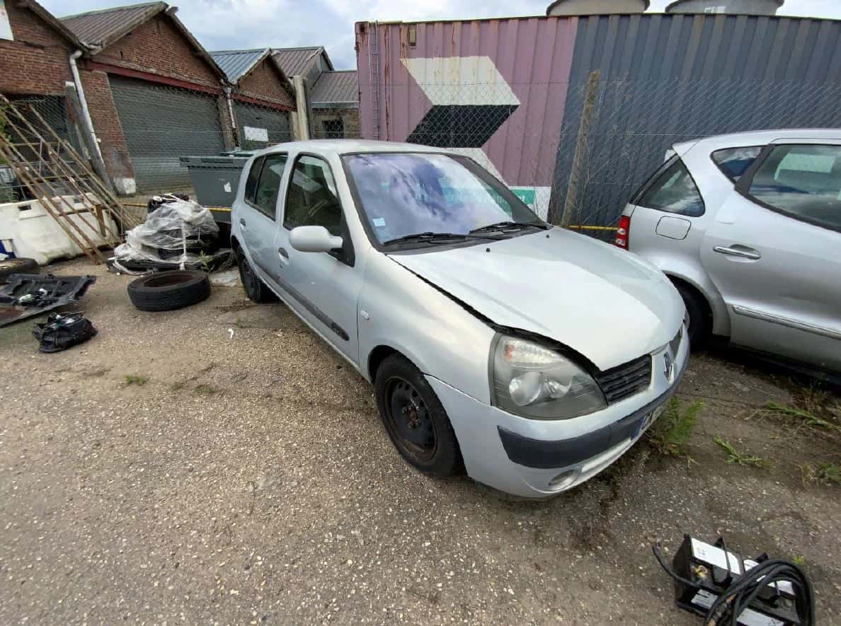 RENAULT CLIO, année 2001, 4CV, GO, Renault · 2001 à Rouen — photo 1
