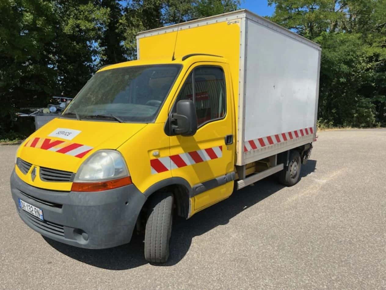 RENAULT MASTER 2.5 dCi 100 cv, 292240 km à Hochfelden — photo 1