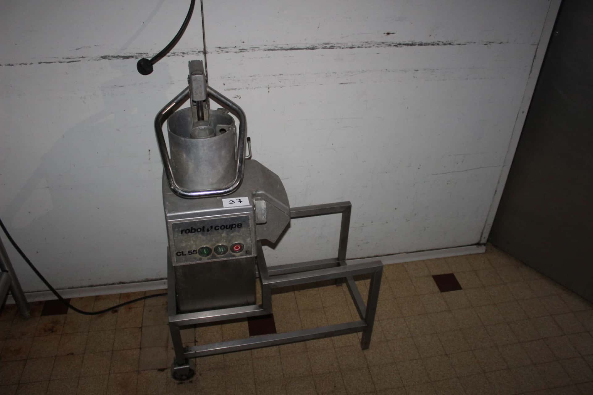 1 robot coupe CL55…