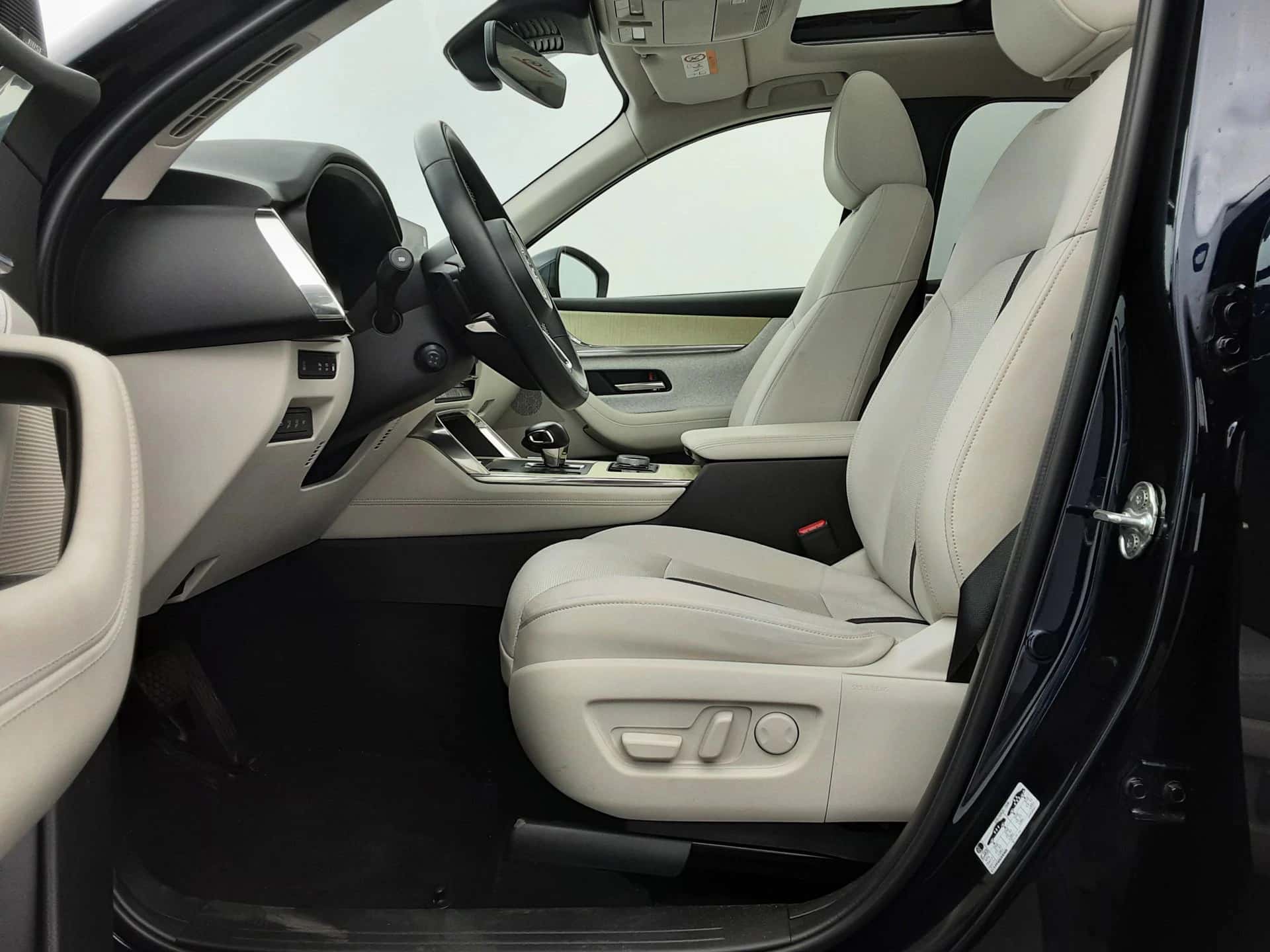CX-60 2.5L e-SKYACTIV PHEV 327 ch 4x4 BVA8 Takumi, MAZDA · 2023 · 20851 km · Hybride à Caudan — photo 1