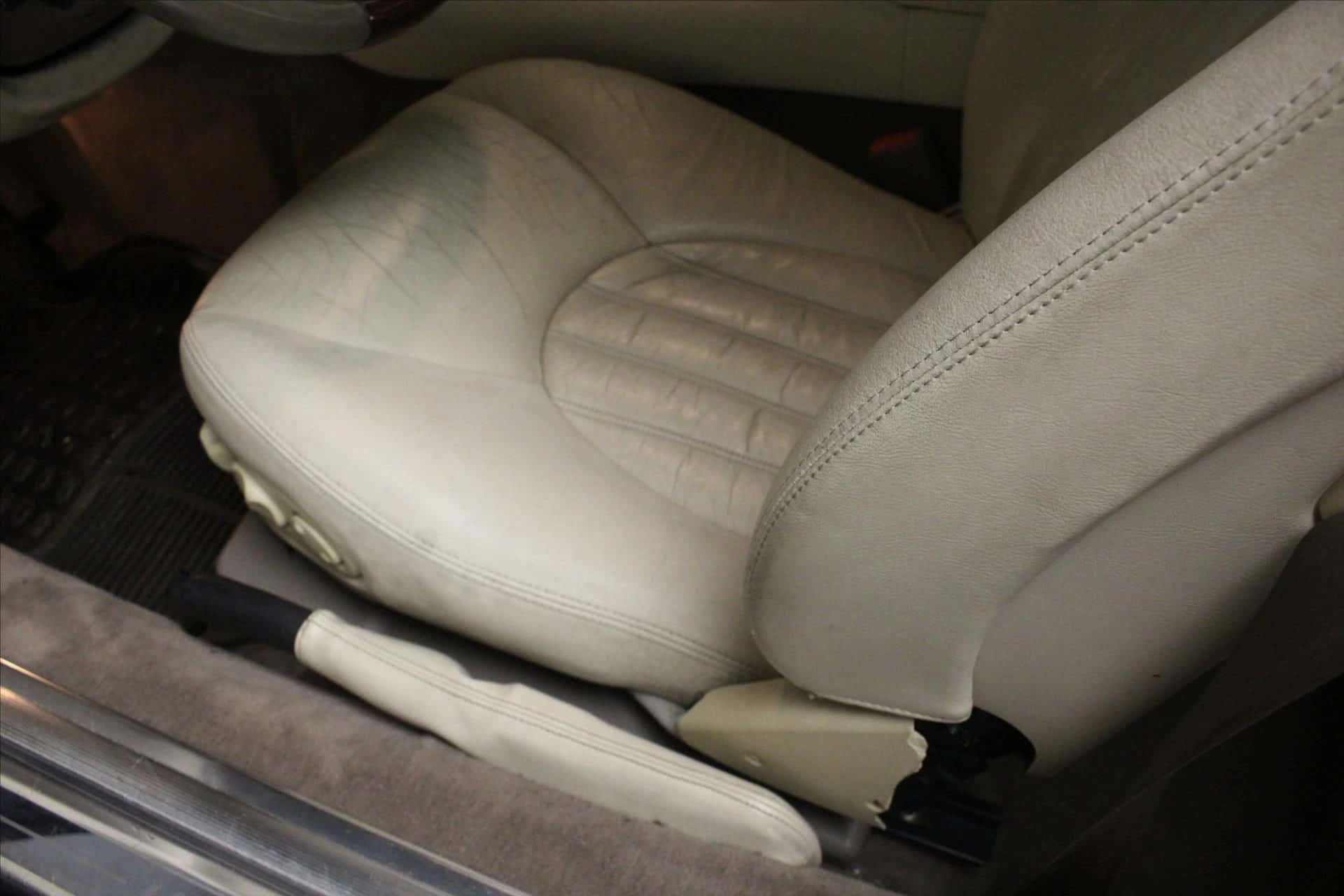 XK8 4.0i V8, JAGUAR · 1997 · 178 206 km · Essence à Caudan — photo 1
