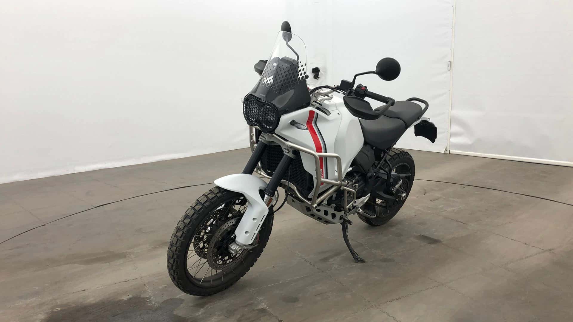 937, DUCATI · 2022 · 19 165 km · Essence à Vertou — photo 1