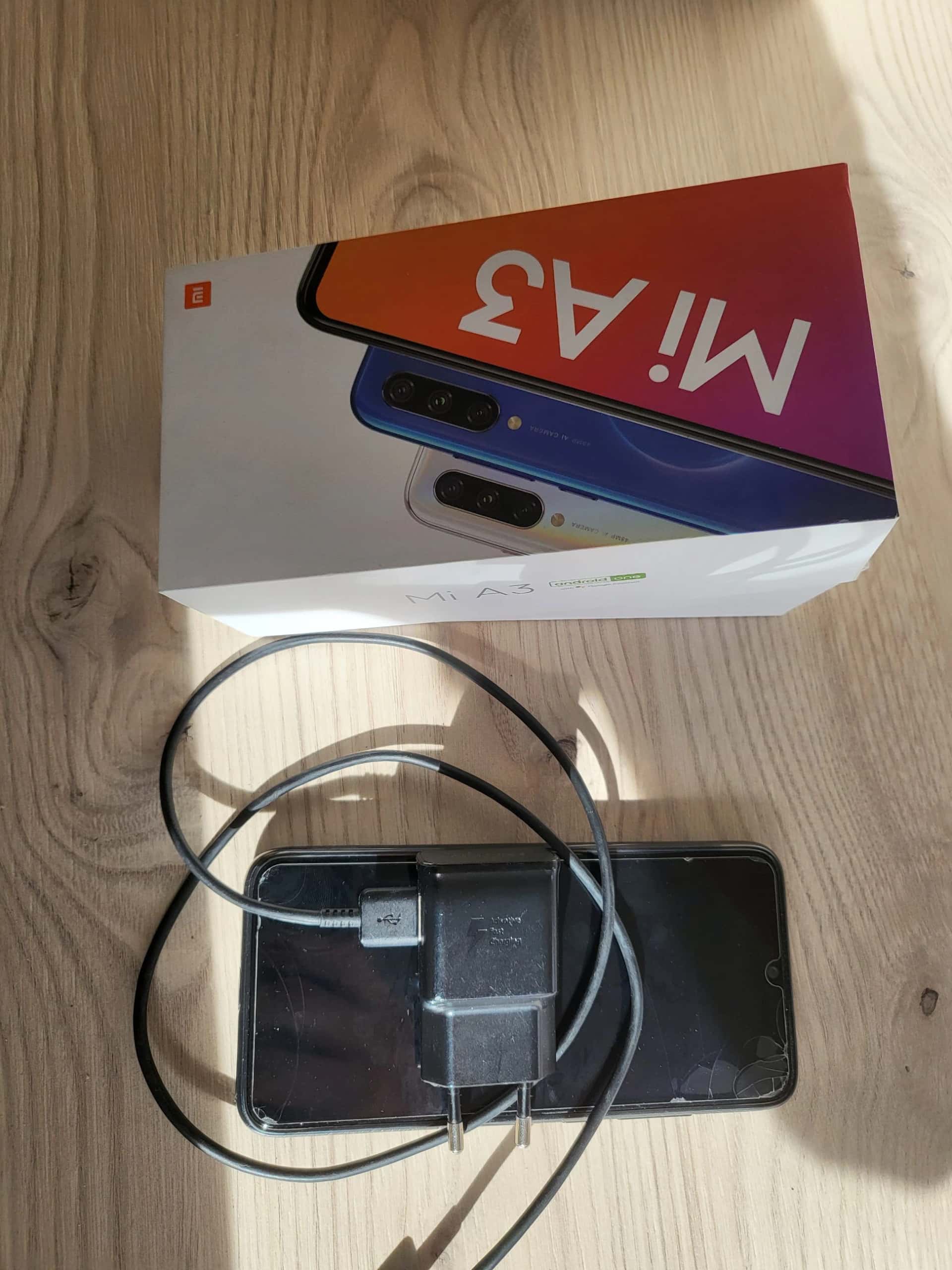 1 smartphone MIA3