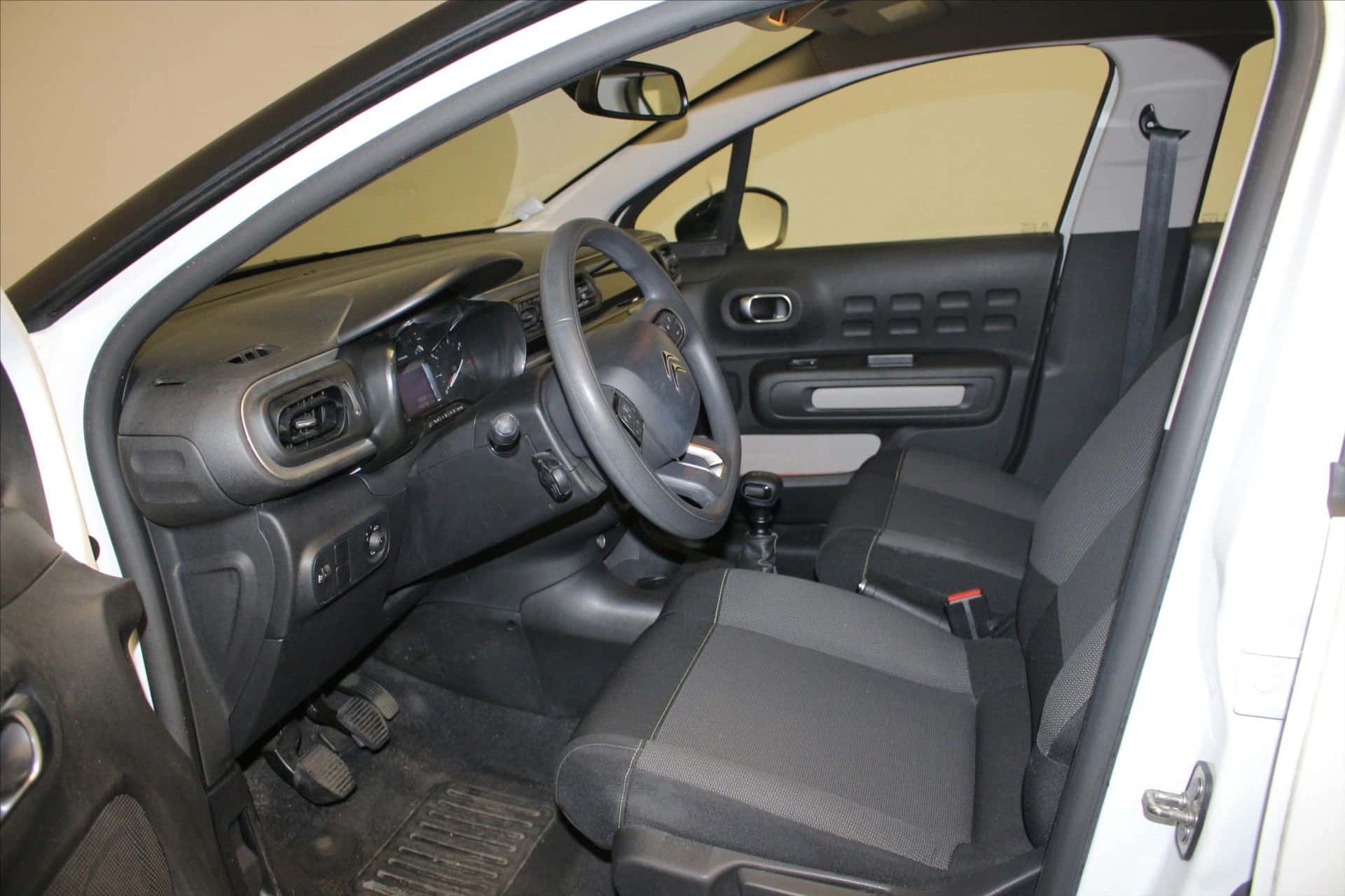 C3 SOCIETE BLUEHDI 100 S&S BVM6, CITROEN · 2021 · 149 791 km · Diesel à Caudan — photo 1