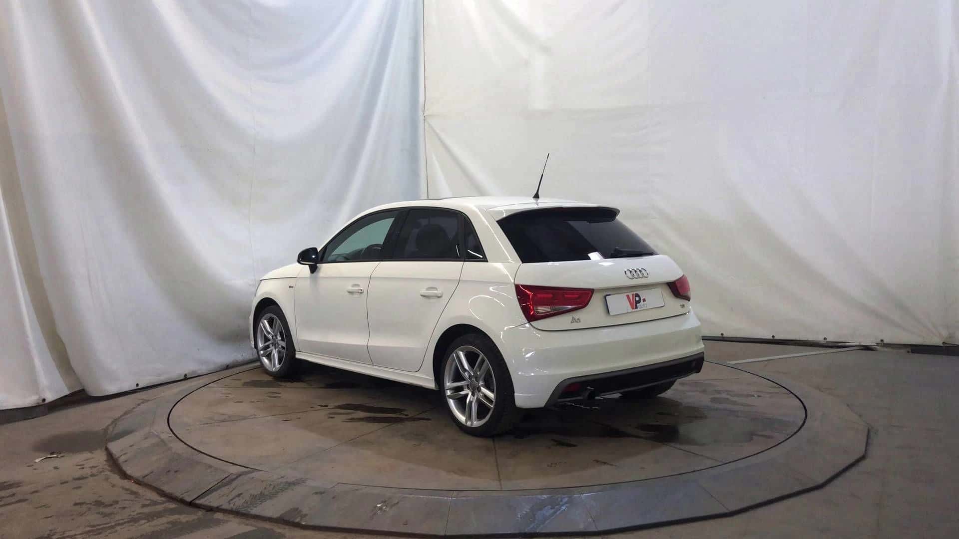 A1 Sportback 1.6 TDI 105 S line, AUDI · 2014 · 198525 km · Diesel à Anceaumeville — photo 1