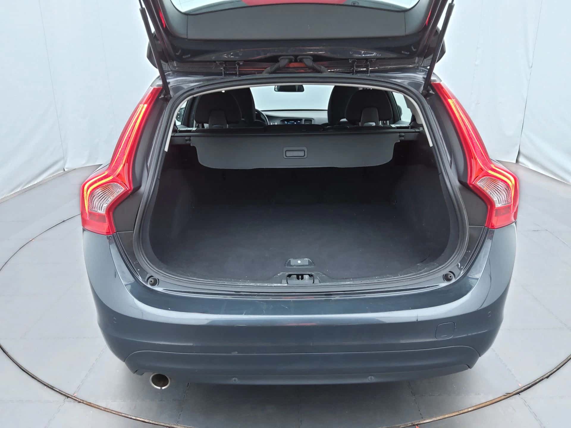 V60 D2 120 ch Stop&Start Geartronic 6, VOLVO · 2016 · 120 141 km · Diesel à Bassens — photo 1