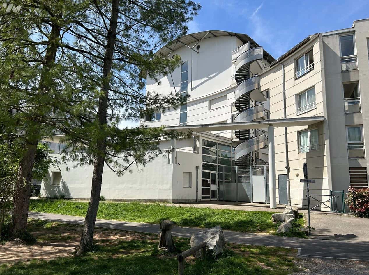 Un studio T1 de 18.04 m² avec parking à Bron