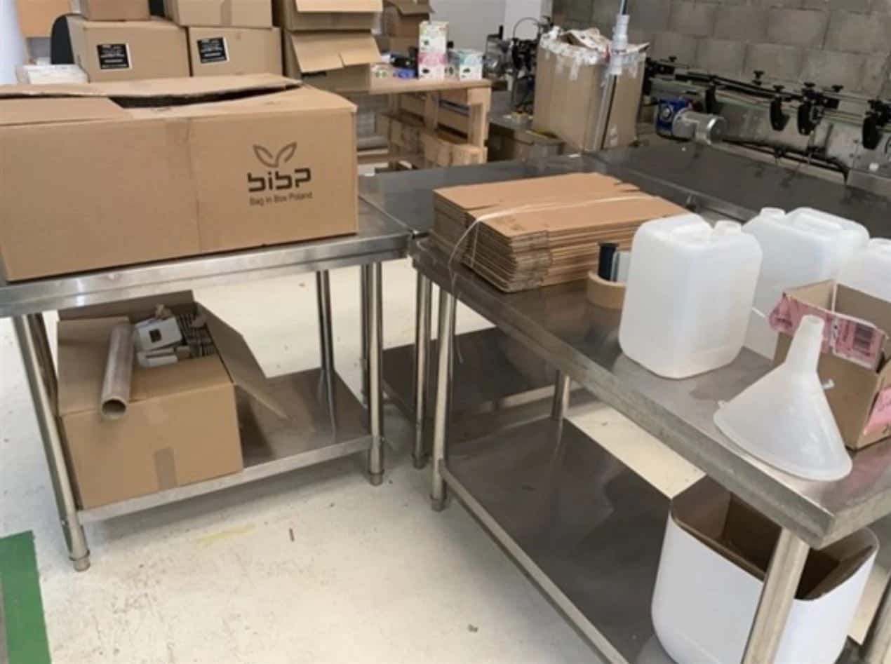 4 tables inox
