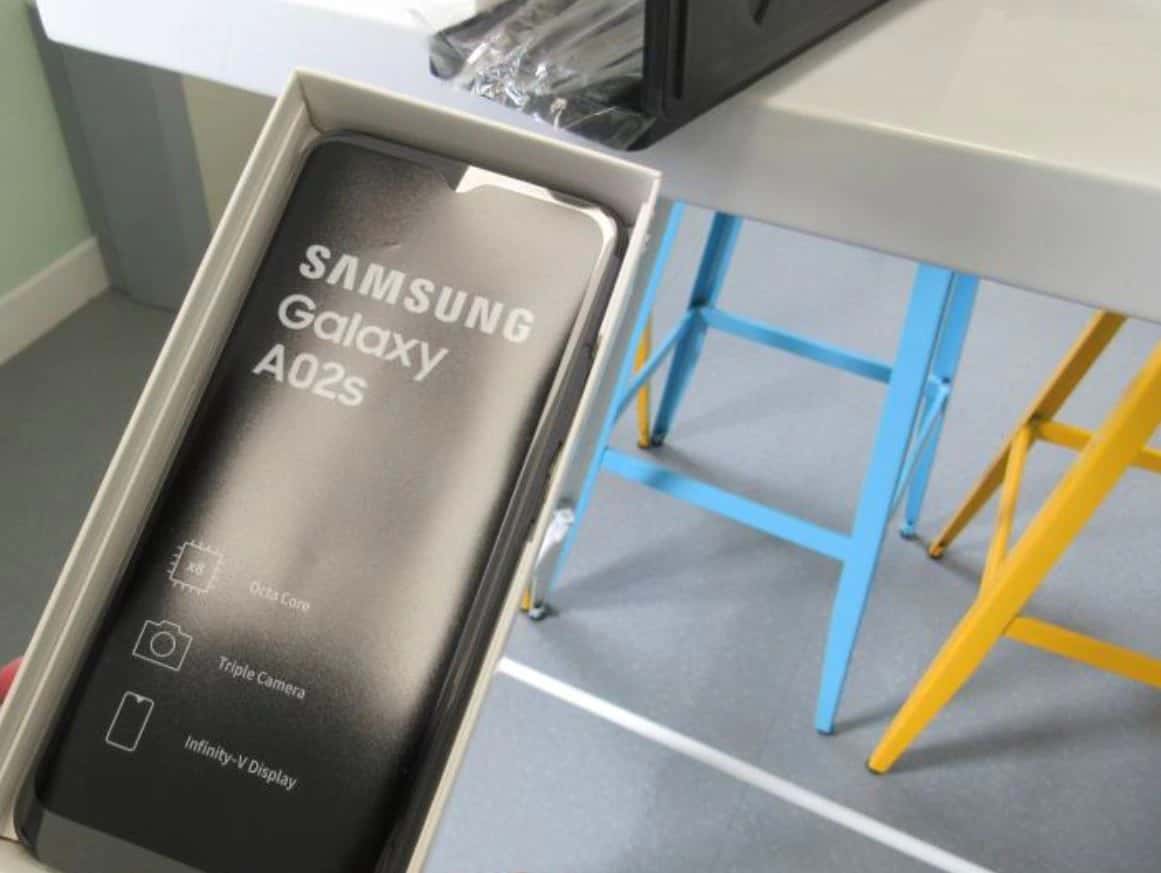 Téléphone portable SAMSUNG A02 S