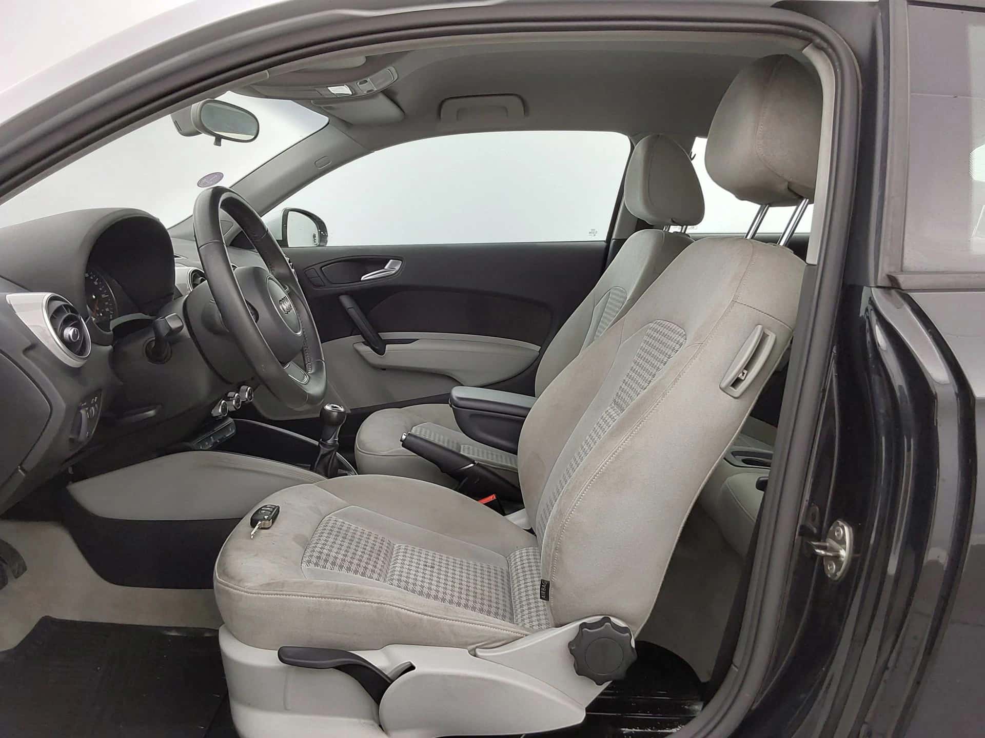 A1 1.2 TFSI 86 Attraction, AUDI · 2011 · 120981 km · Essence à Valenton — photo 1