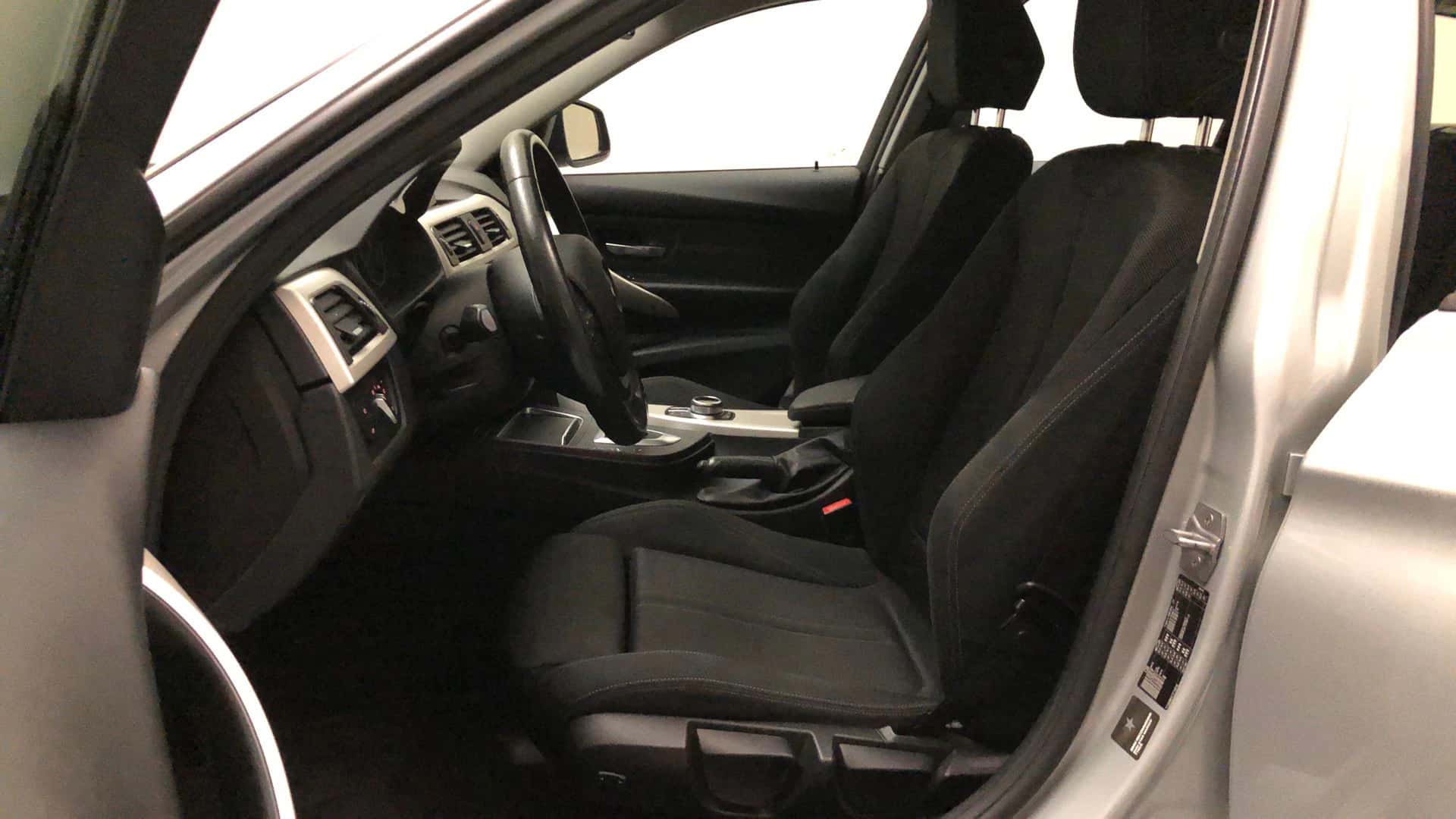 Touring 318d 150 ch BVA8, BMW · 2017 · 215 707 km · Diesel à Wavrin — photo 1