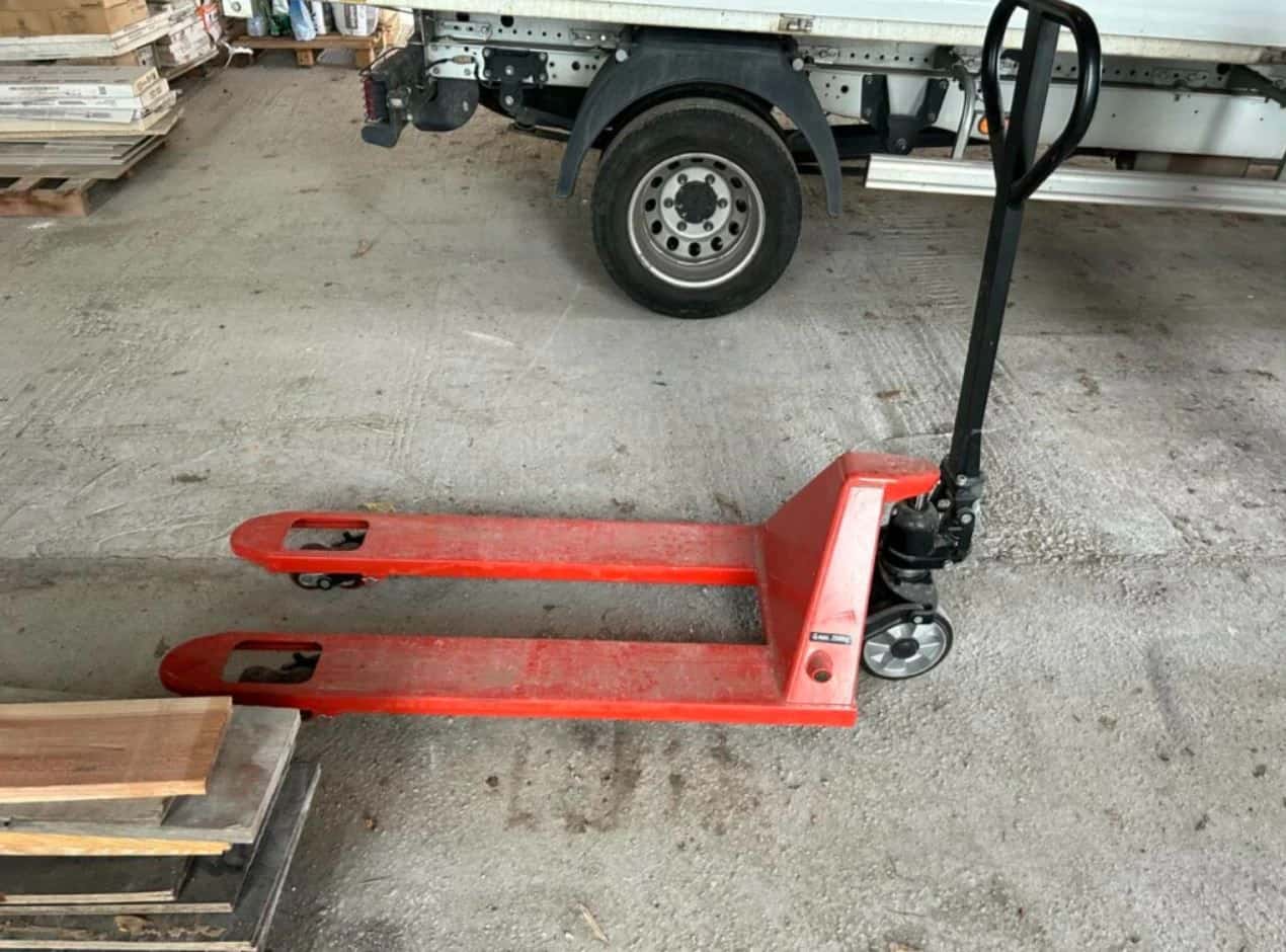 1 transpalette de capacité 2500 kg