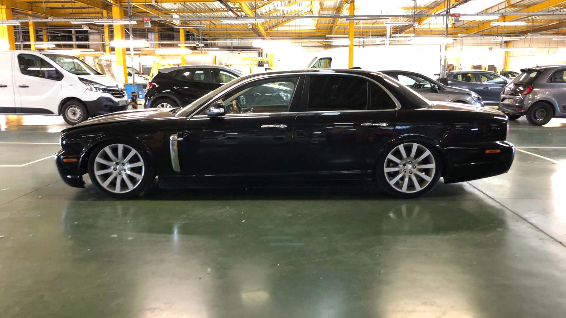 XJ6 V6 2.7 D - 207 Bi-Turbo Executive A, JAGUAR · 2008 · 168565 km · Diesel à Valenton — photo 1