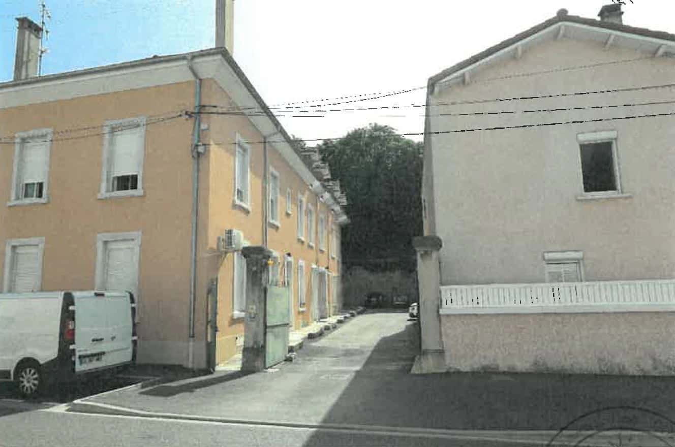 Une cave localisée à Bourgoin-Jallieu, Bourgoin-Jallieu à Bourgoin-Jallieu — photo 1