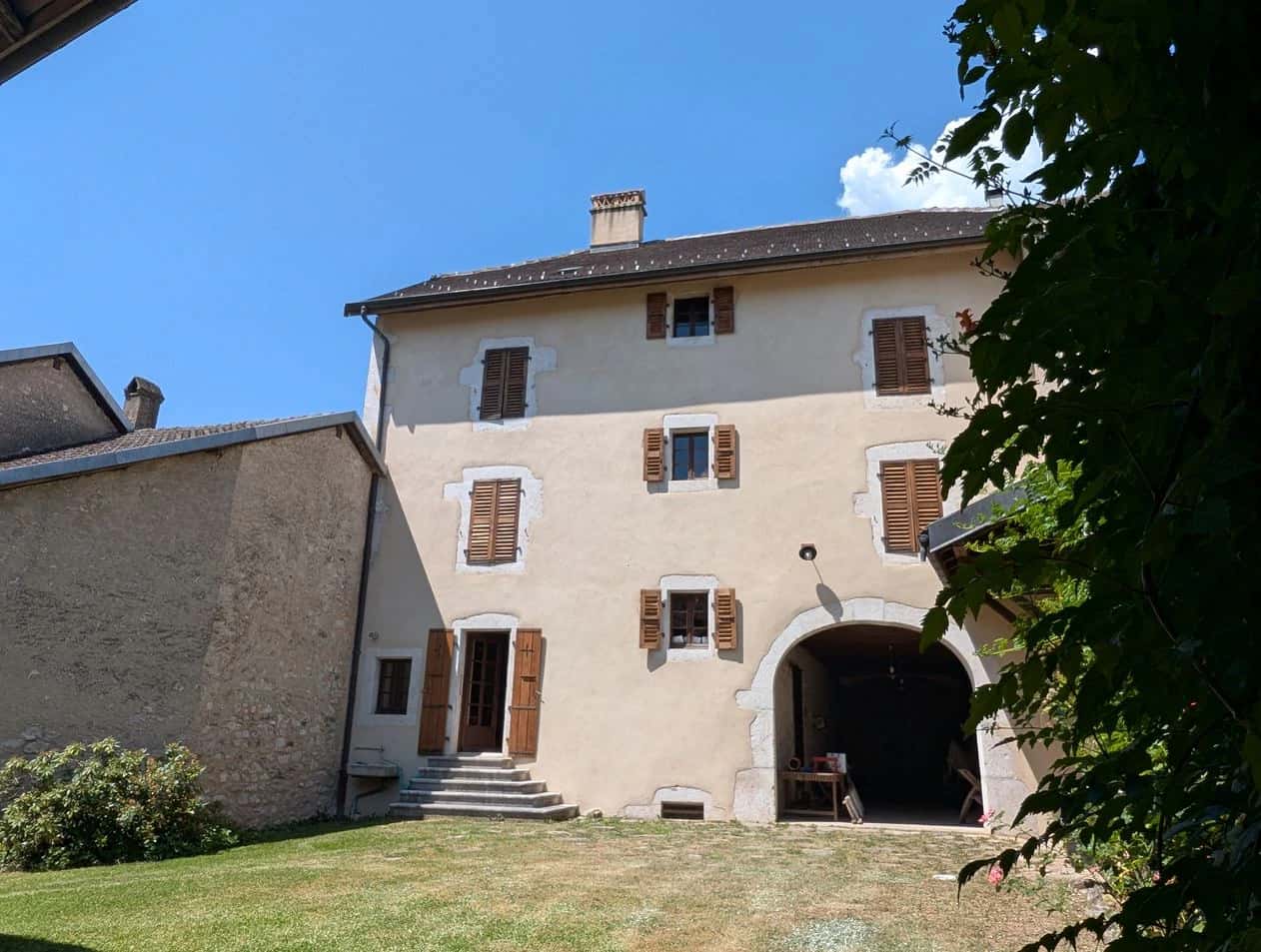 Une maison de caractère T10 de 261 m² à Vesancy