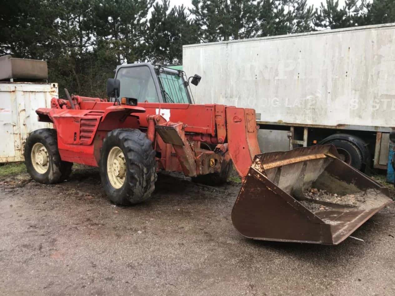 Une pelle Manitou MT1330