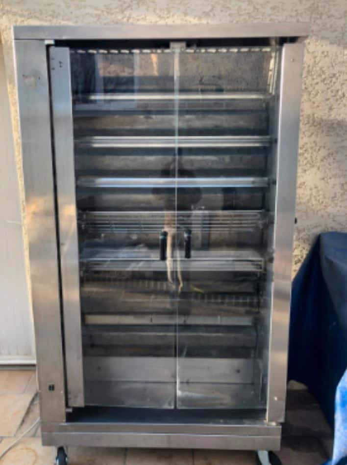 Une rôtissoire MCM 8EG à gaz