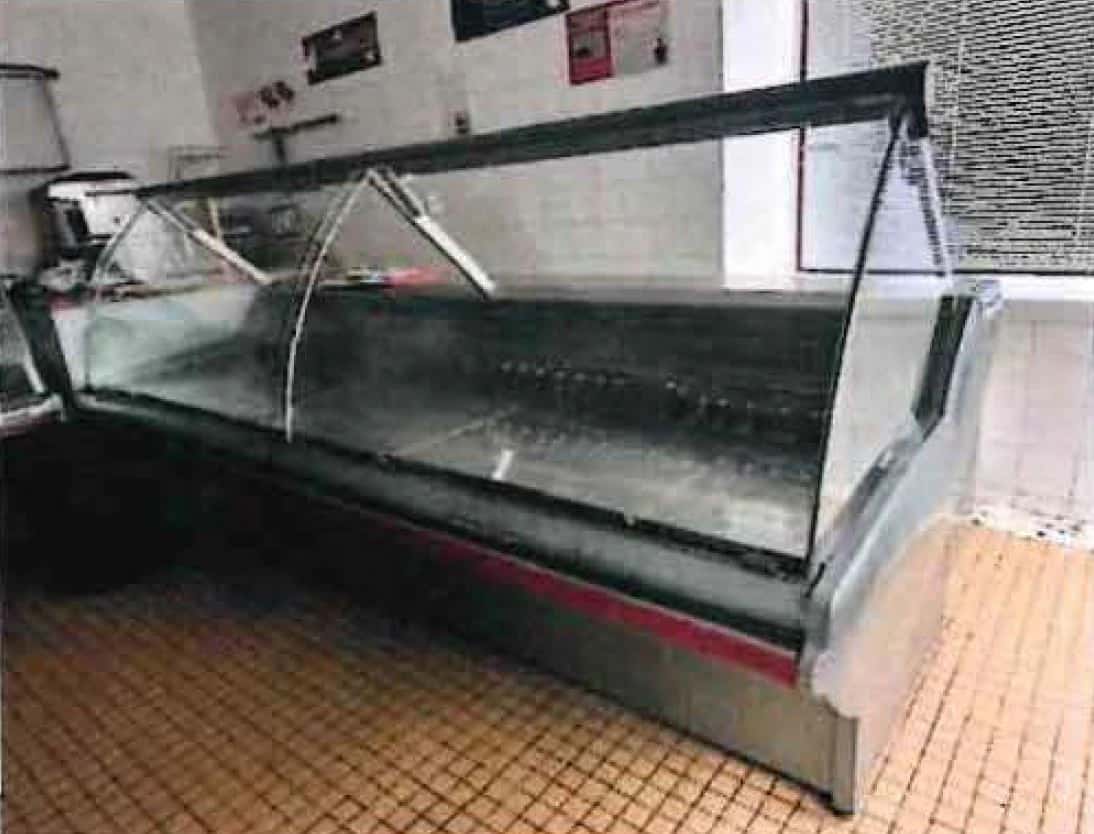 Une vitrine de magasin réfrigérée
