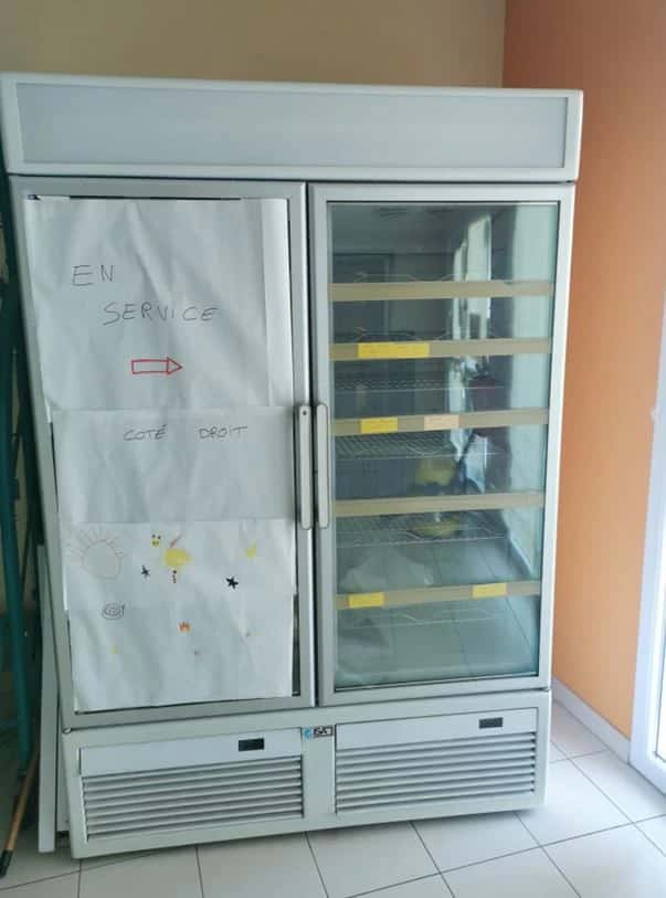 Vitrine négative double porte