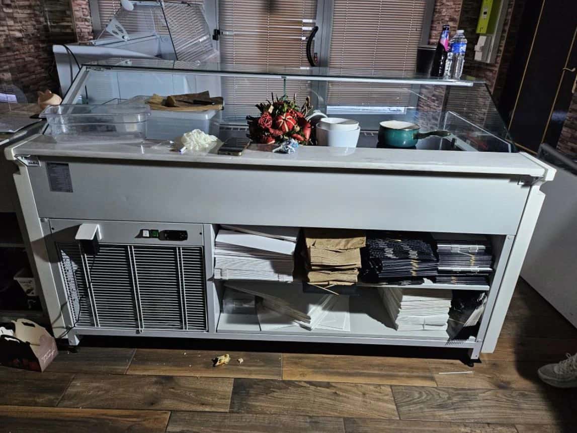 Vitrine réfrigérée à pâtisserie