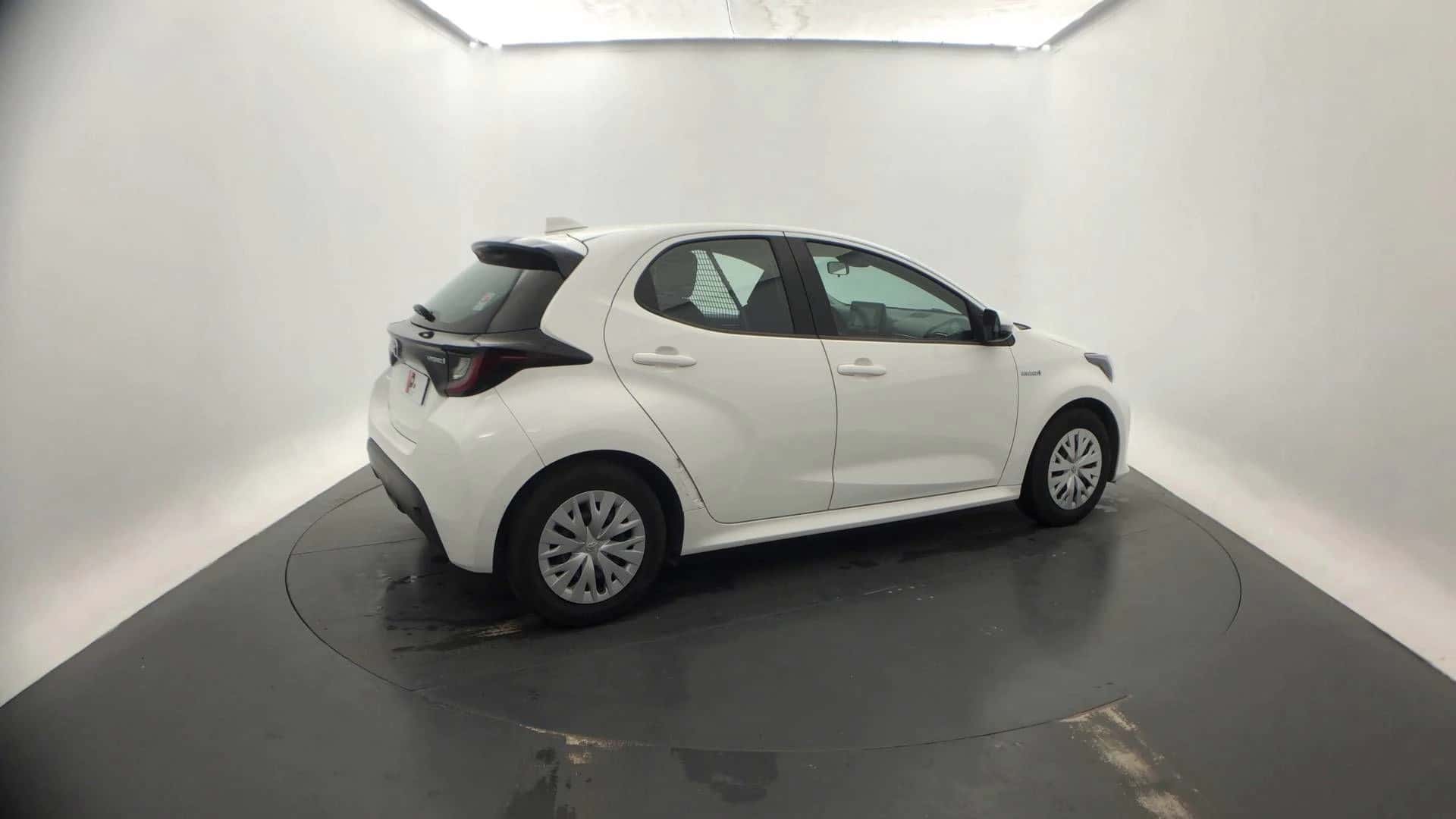 YARIS HYBRIDE AFFAIRES 116H, TOYOTA · 2021 · 134 536 km · Hybride à Miramas — photo 1