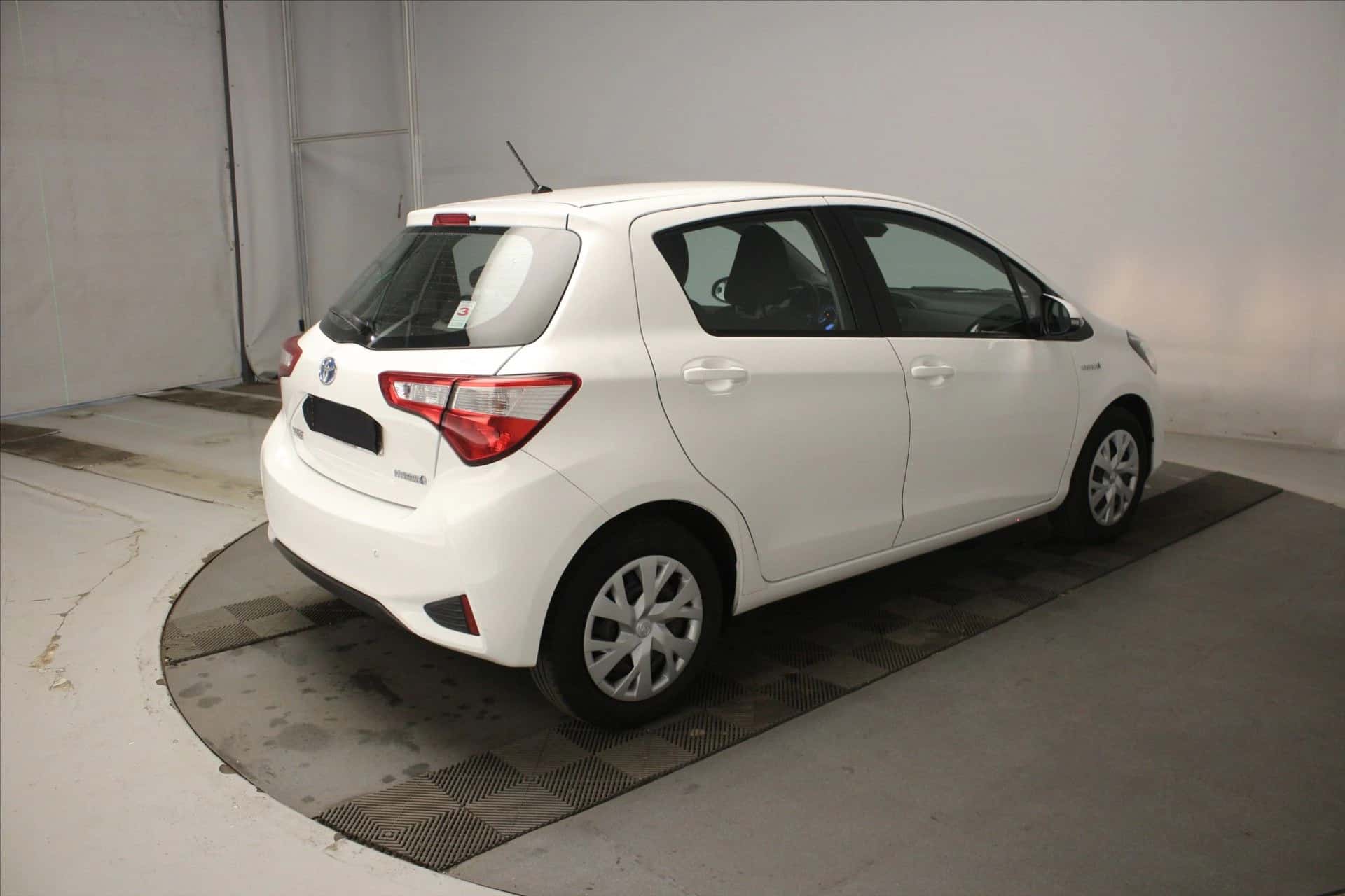 Yaris Hybride Pro 100h, TOYOTA · 2019 · 167 838 km · Hybride à Caudan — photo 1
