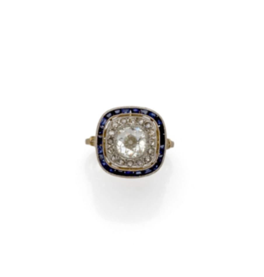 Bague en or deux tons 18K (750/1000) centrée d'un…, En or à Paris