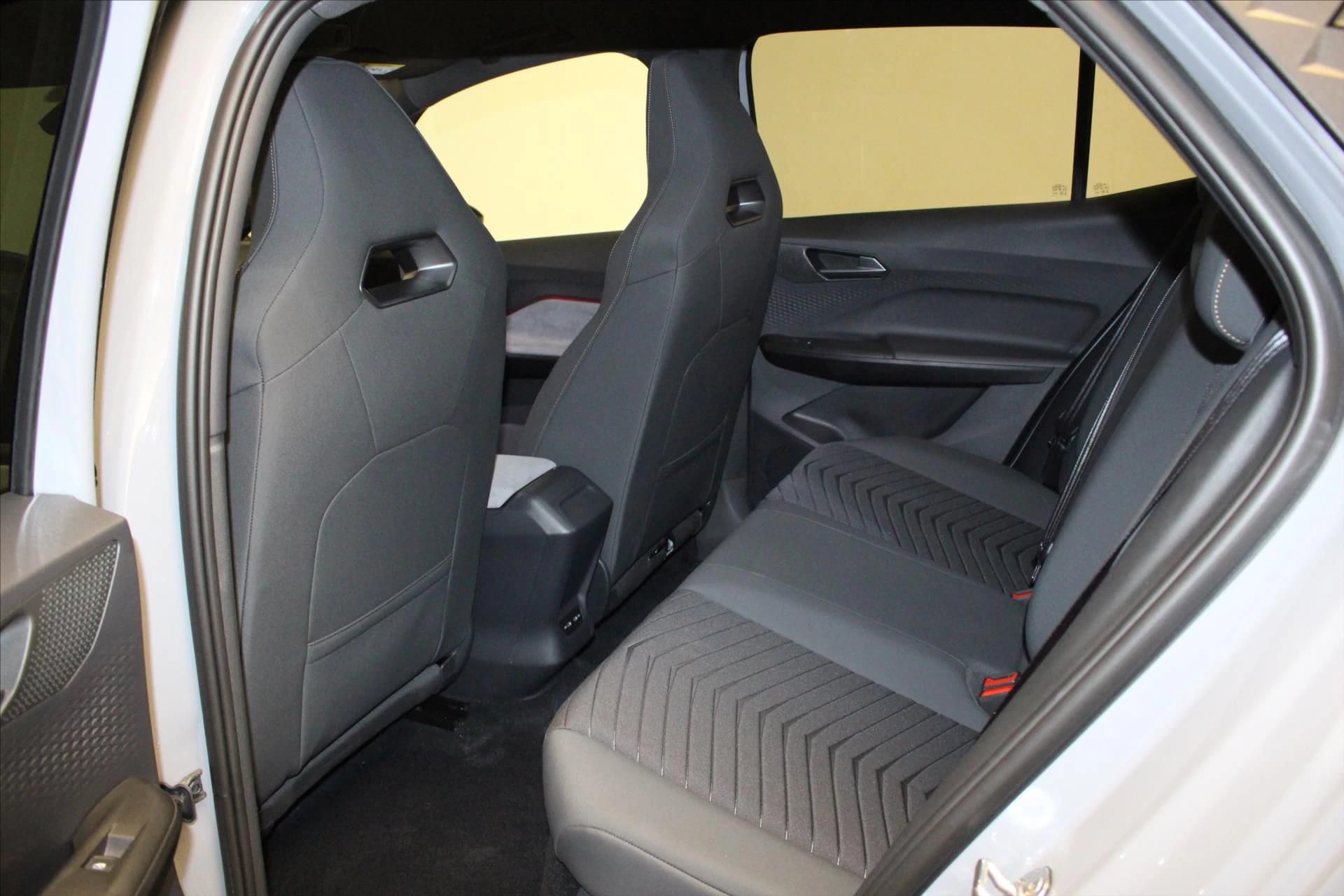 Born 230 ch - Batterie XL VZ, CUPRA · 2023 · 5880 km · Electrique à Caudan — photo 1