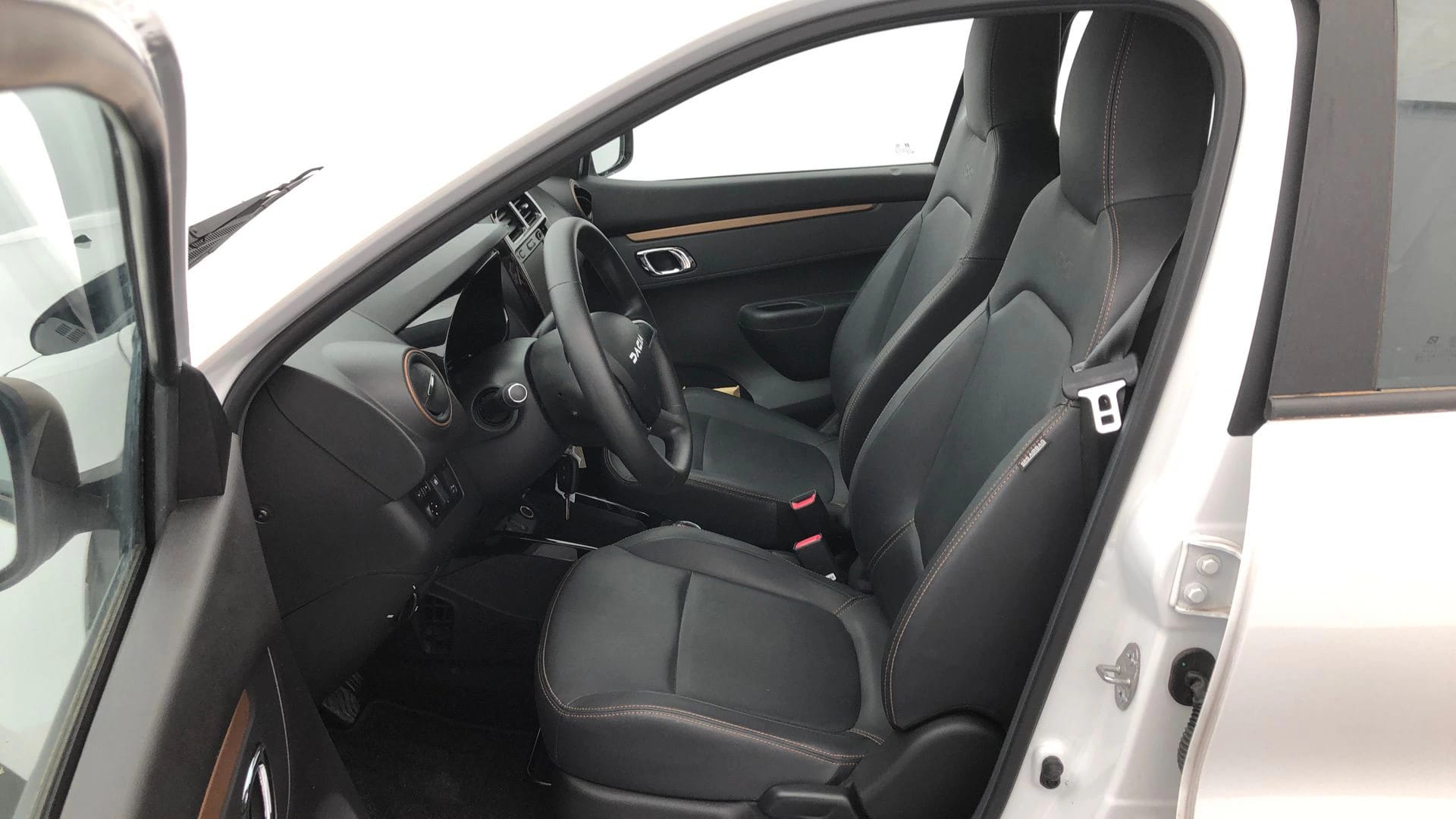 Câbles T2/T2 et T2/220V…, DACIA · 2023 · 10716 km · Electrique à Miramas — photo 1