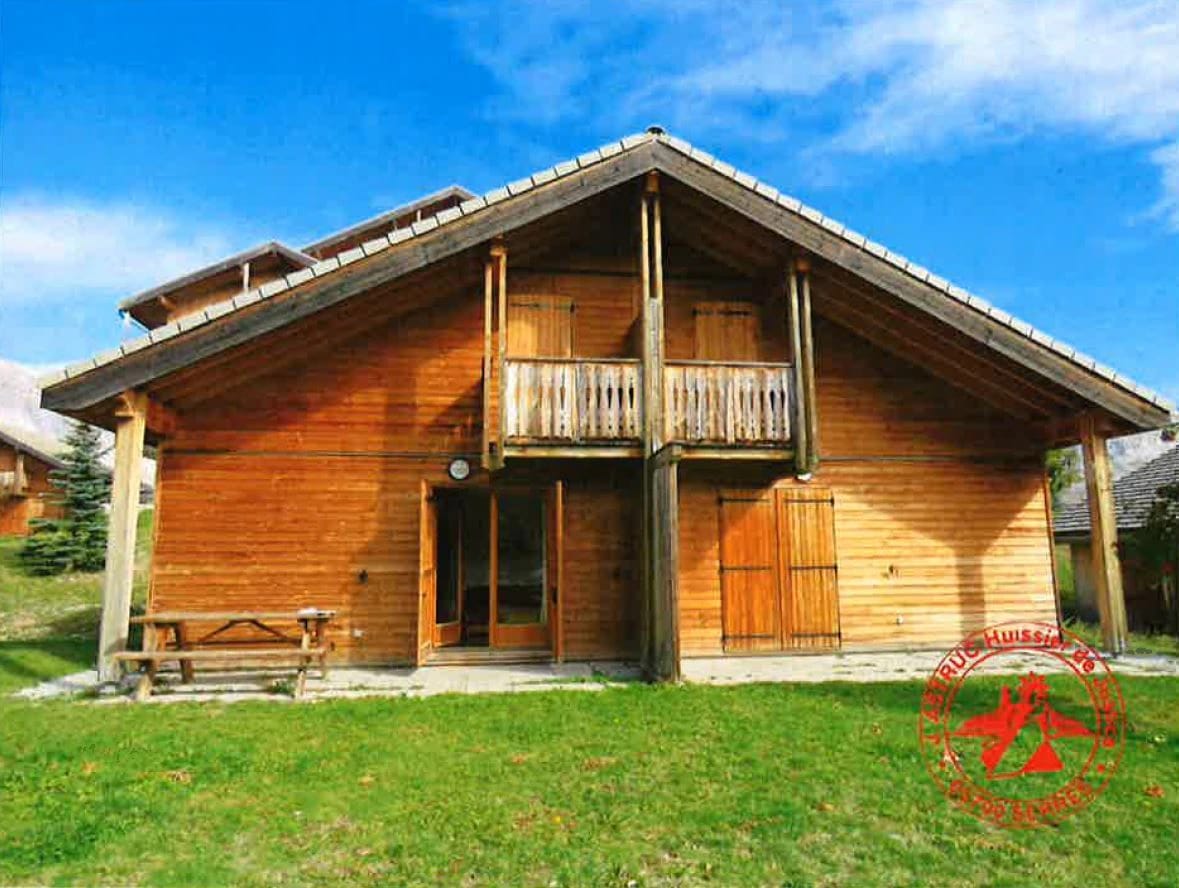Chalet T4 de 56,44 m² à Le Devoluy, Le Dévoluy · 56.44 m² · 4 pièces · 2605 €/m² à Le Dévoluy — photo 1