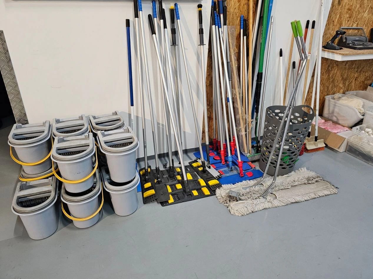 Un lot d'accessoires de nettoyage à Hochfelden