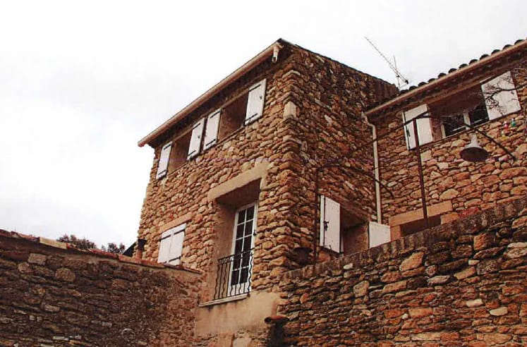 Maison à Lourmarin (84), Lourmarin à Lourmarin — photo 1