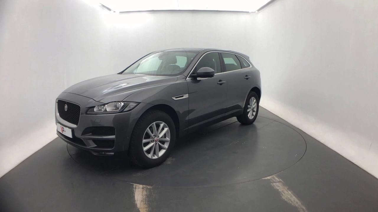 F-Pace 2.0 D - 163 2WD E-Performance Portfolio, JAGUAR · 2017 · 42712 km · Diesel à Caudan — photo 1