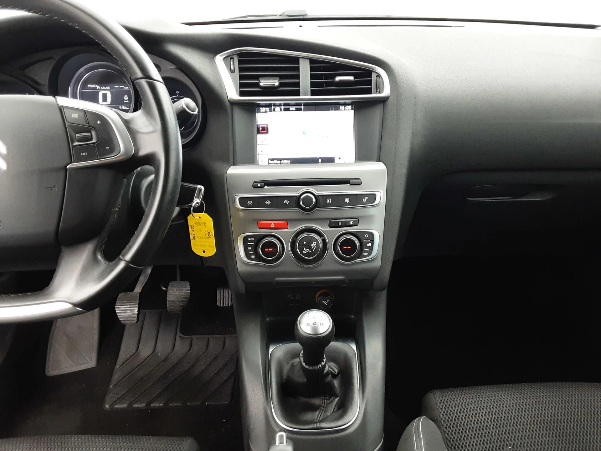 C4 PureTech 110 BVM Millenium, CITROEN · 2015 · 107504 km · Essence à Caudan — photo 1