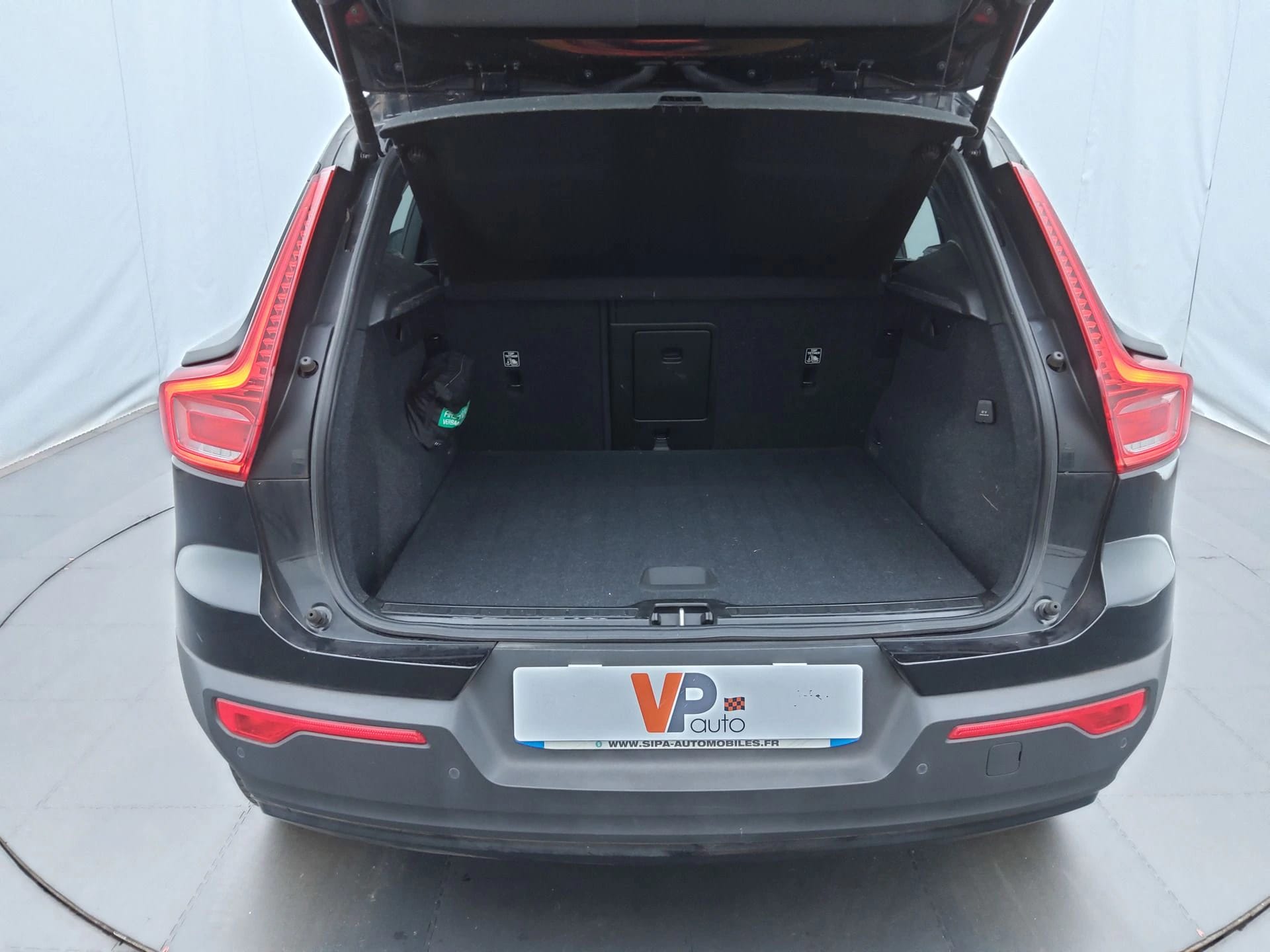 XC40 T3 163 ch, VOLVO · 2021 · 104 046 km · Essence à Bassens — photo 1