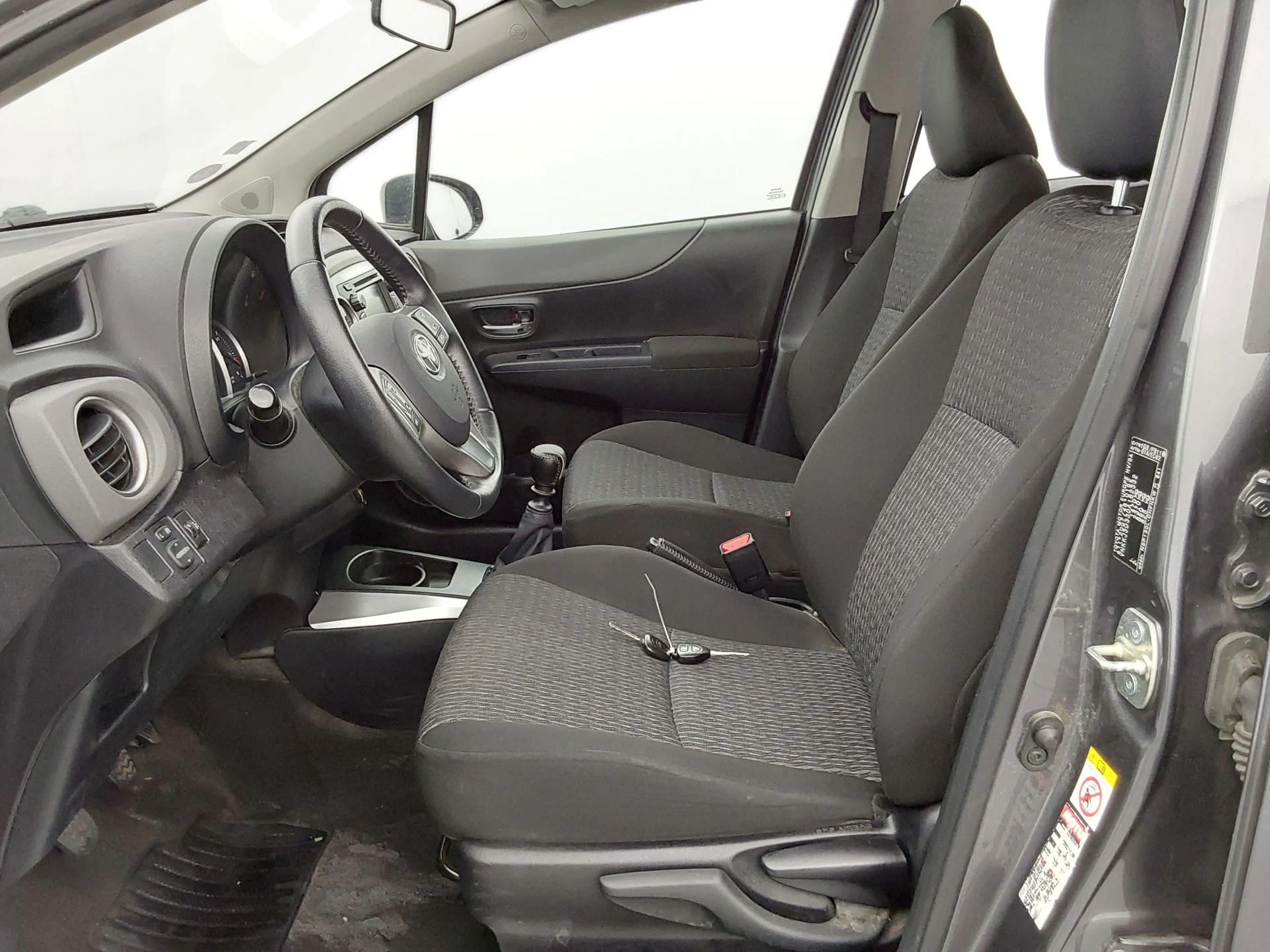 Yaris 100 VVT-i Dynamic, TOYOTA · 2013 · 148772 km · Essence à Caudan — photo 1