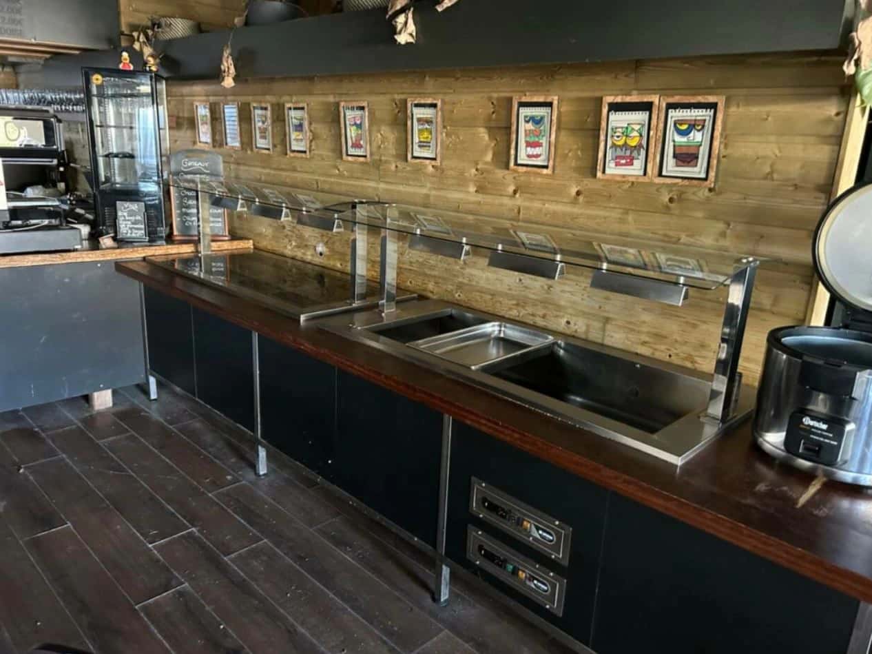 1 ensemble grand meuble de buffet avec 4 plaques à induction intégrées à Soorts-Hossegor