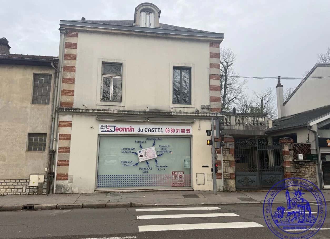 Un ensemble immobilier de 145,74 m² situé rue Daubenton à Dijon